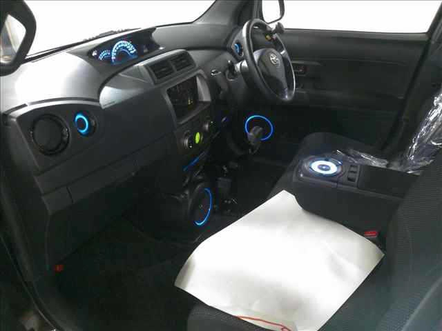 TOYOTA BB 2010