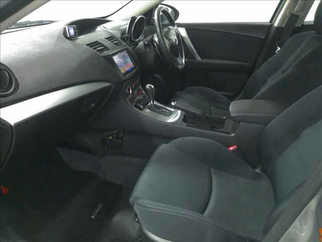 MAZDA AXELA 2009