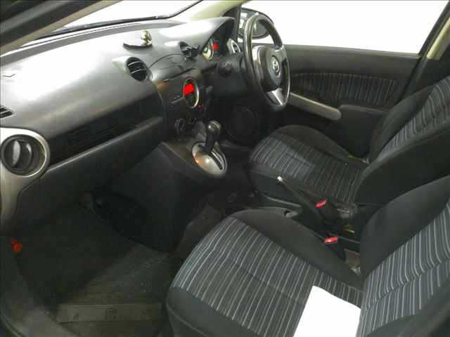 MAZDA DEMIO 2010
