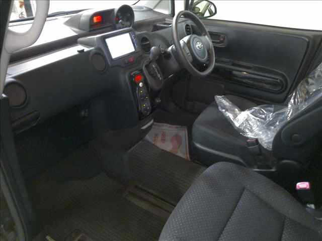 TOYOTA PORTE 2013
