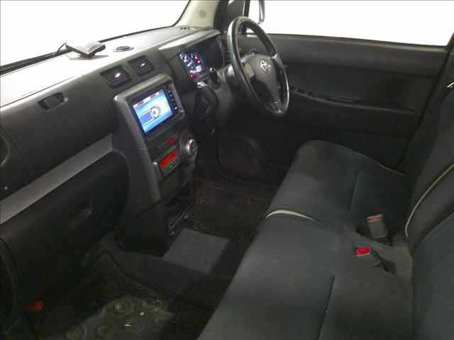 TOYOTA PIXIS SPACE 2014