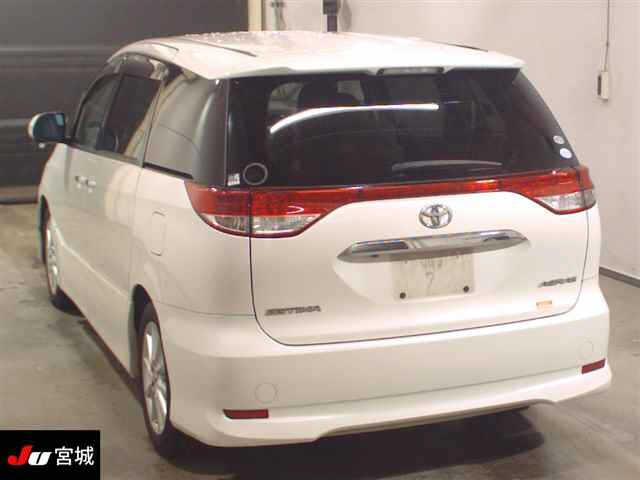 TOYOTA ESTIMA 2010