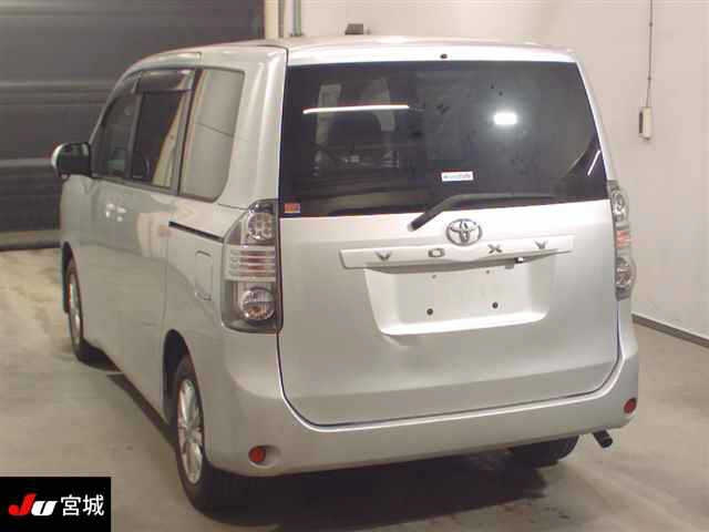 TOYOTA VOXY 2009