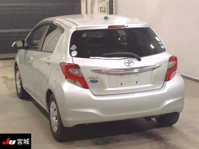 TOYOTA VITZ 2016