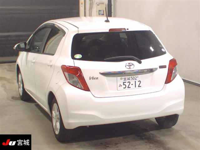 TOYOTA VITZ 2011
