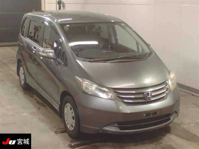 HONDA FREED 2010