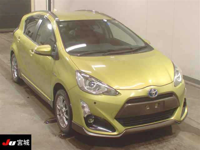 TOYOTA AQUA 2016