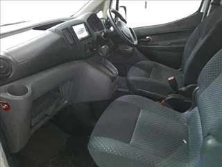 NISSAN NV200 2019