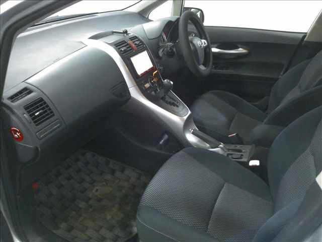 TOYOTA AURIS 2010