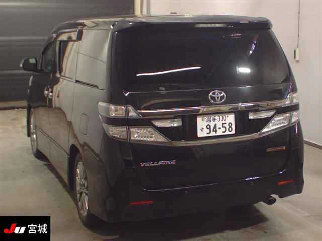 TOYOTA VELLFIRE 2013