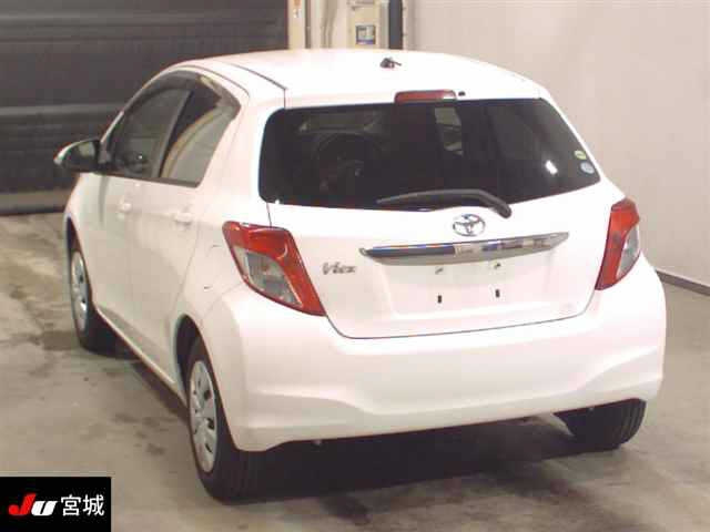 TOYOTA VITZ 2014