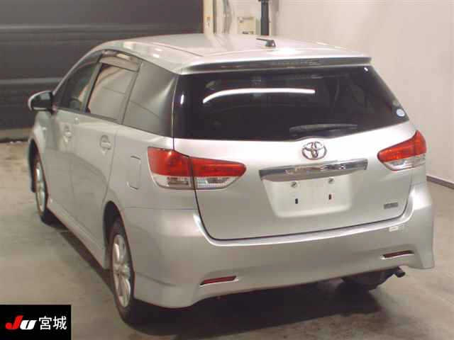 TOYOTA WISH 2010