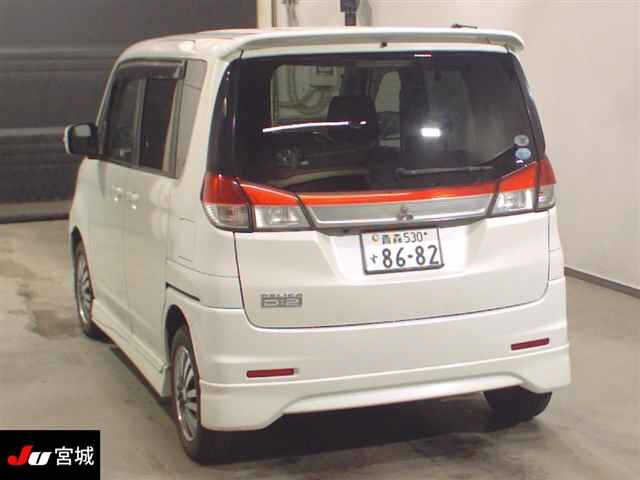 MITSUBISHI DELICA D2 2012