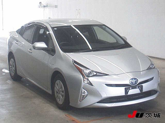 TOYOTA PRIUS 2018
