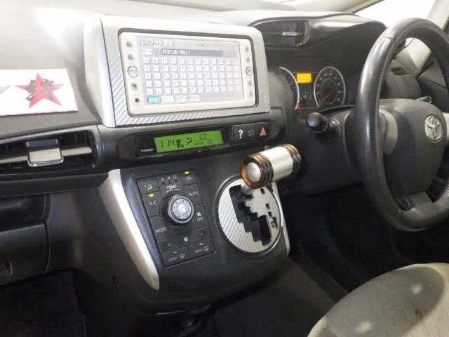 TOYOTA WISH 2010