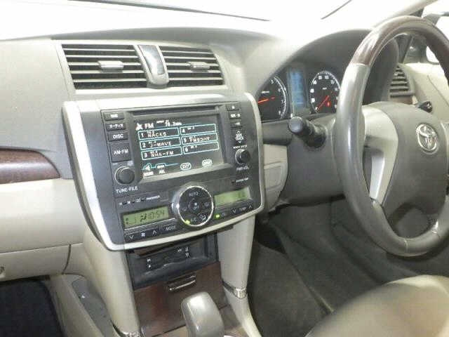 TOYOTA PREMIO 2010