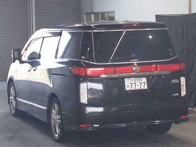 NISSAN ELGRAND 2010