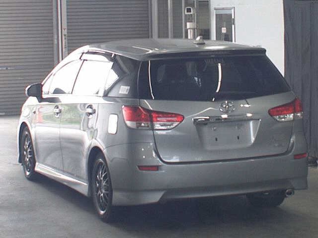 TOYOTA WISH 2010