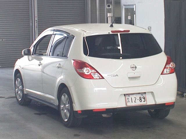 NISSAN TIIDA 2010