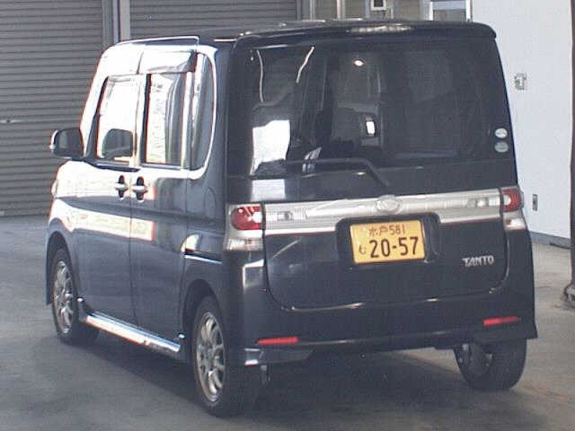 DAIHATSU TANTO 2009
