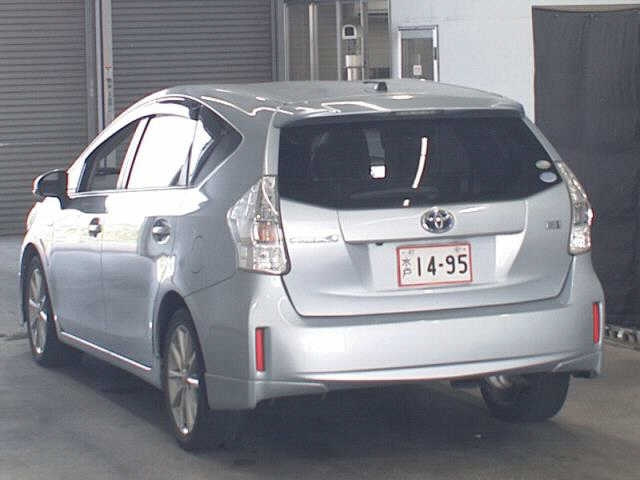 TOYOTA PRIUS ALPHA 2012