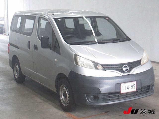 NISSAN NV200 2010
