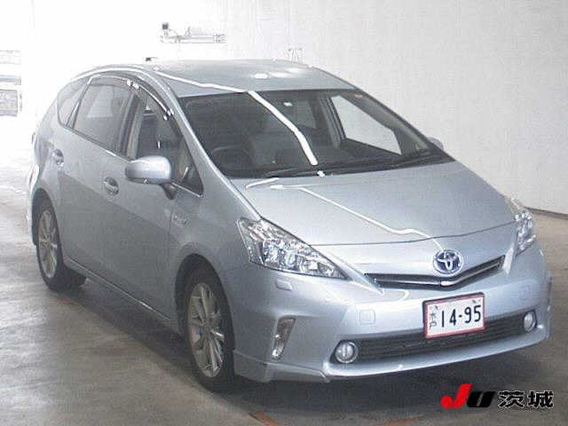 TOYOTA PRIUS ALPHA 2012