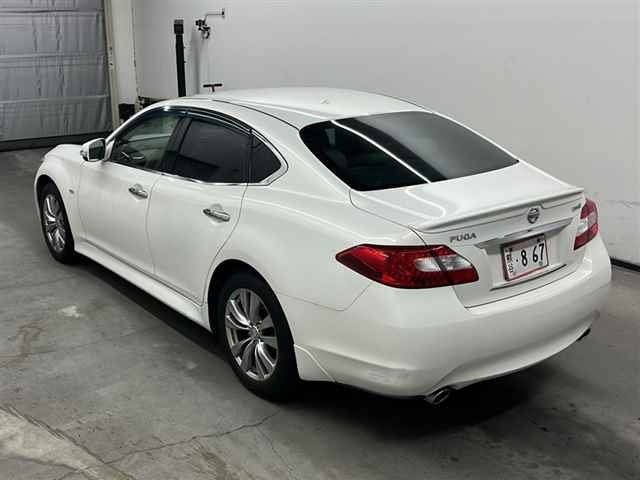 NISSAN FUGA 2013