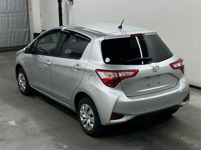 TOYOTA VITZ 2019