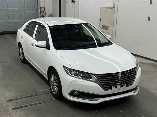 TOYOTA PREMIO 2018