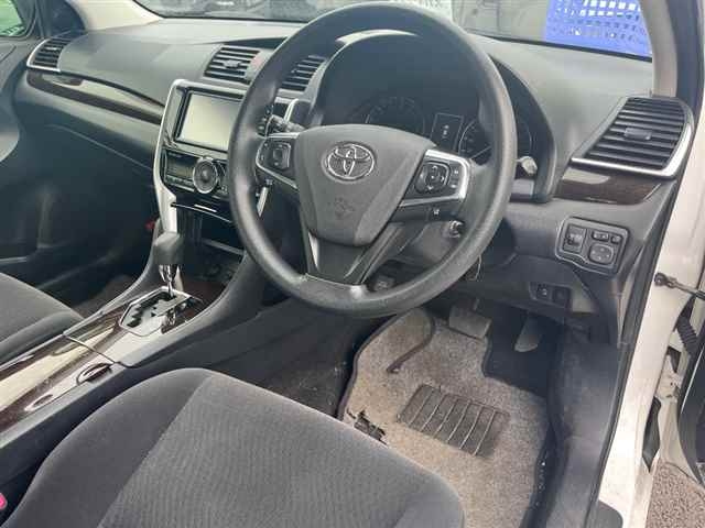 TOYOTA PREMIO 2018