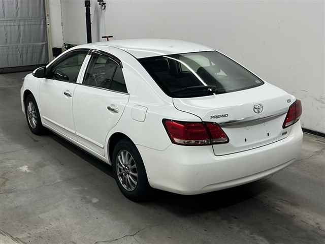 TOYOTA PREMIO 2018