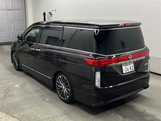 NISSAN ELGRAND 2010