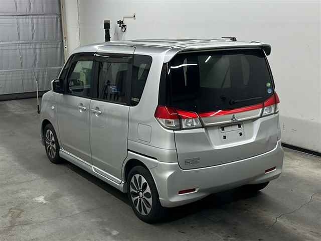 MITSUBISHI DELICA D2 2015