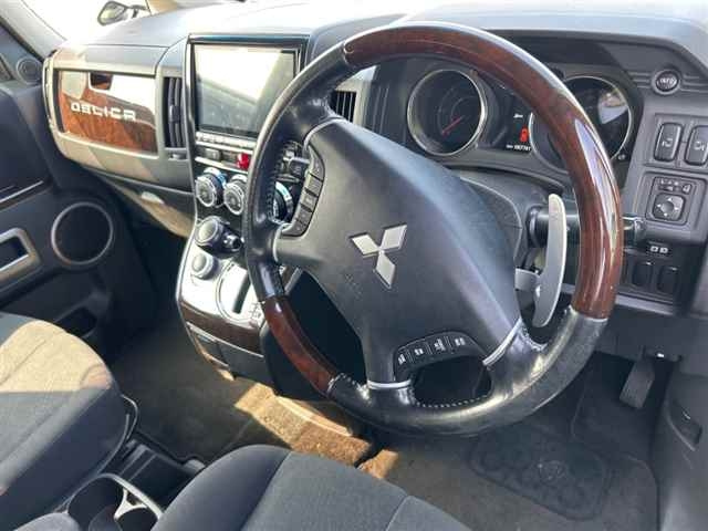 MITSUBISHI DELICA D5 2016