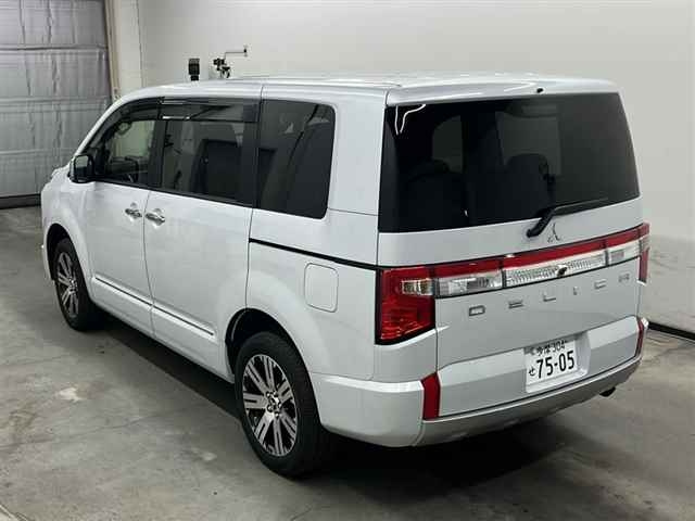 MITSUBISHI DELICA D5 2023