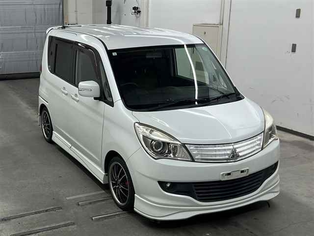 MITSUBISHI DELICA D2 2012