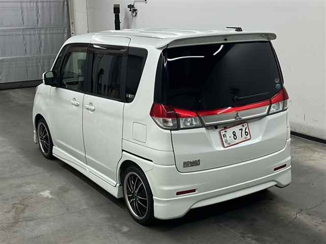 MITSUBISHI DELICA D2 2012