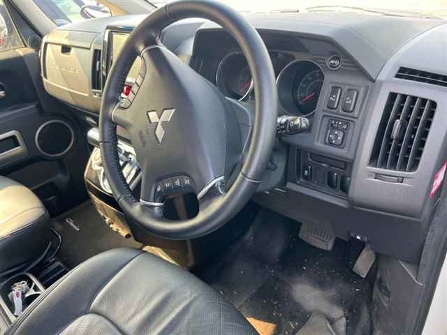 MITSUBISHI DELICA D5 2013