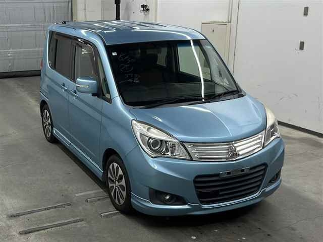 MITSUBISHI DELICA D2 2014
