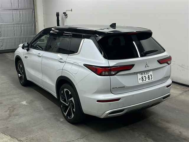 MITSUBISHI OUTLANDER PHEV 2023