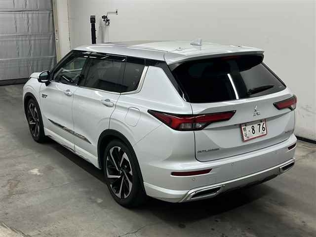 MITSUBISHI OUTLANDER PHEV 2023