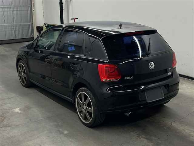 VOLKSWAGEN POLO 2010