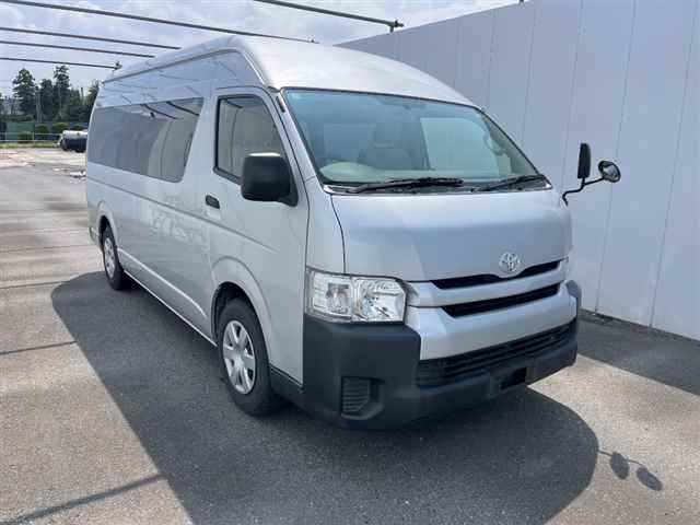TOYOTA HIACE 2017