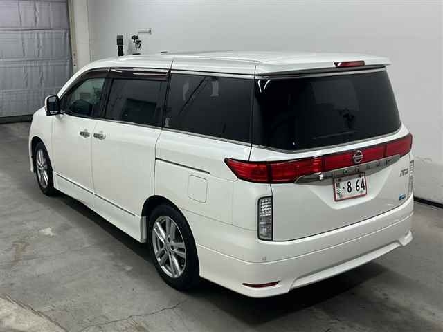 NISSAN ELGRAND 2010