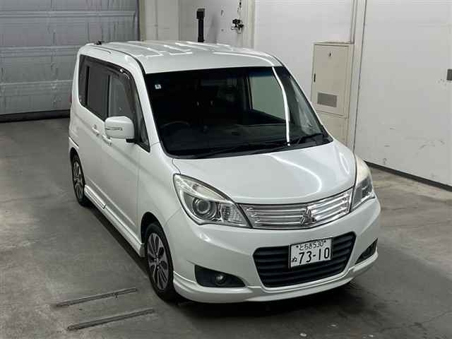 MITSUBISHI DELICA D2 2014
