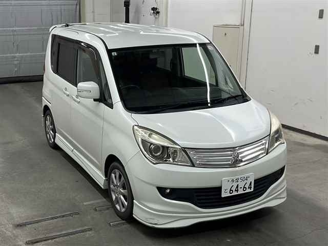 MITSUBISHI DELICA D2 2013