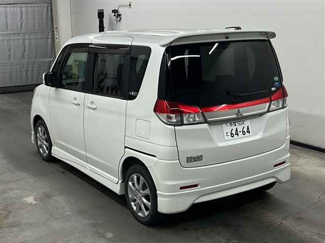 MITSUBISHI DELICA D2 2013