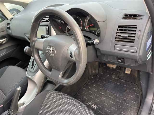 TOYOTA AURIS 2010