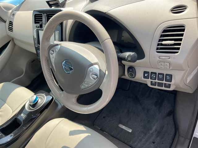 NISSAN LEAF 2014